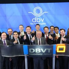 La société DBV Technologies, récompensée par le prix de la performance boursière BFM Business